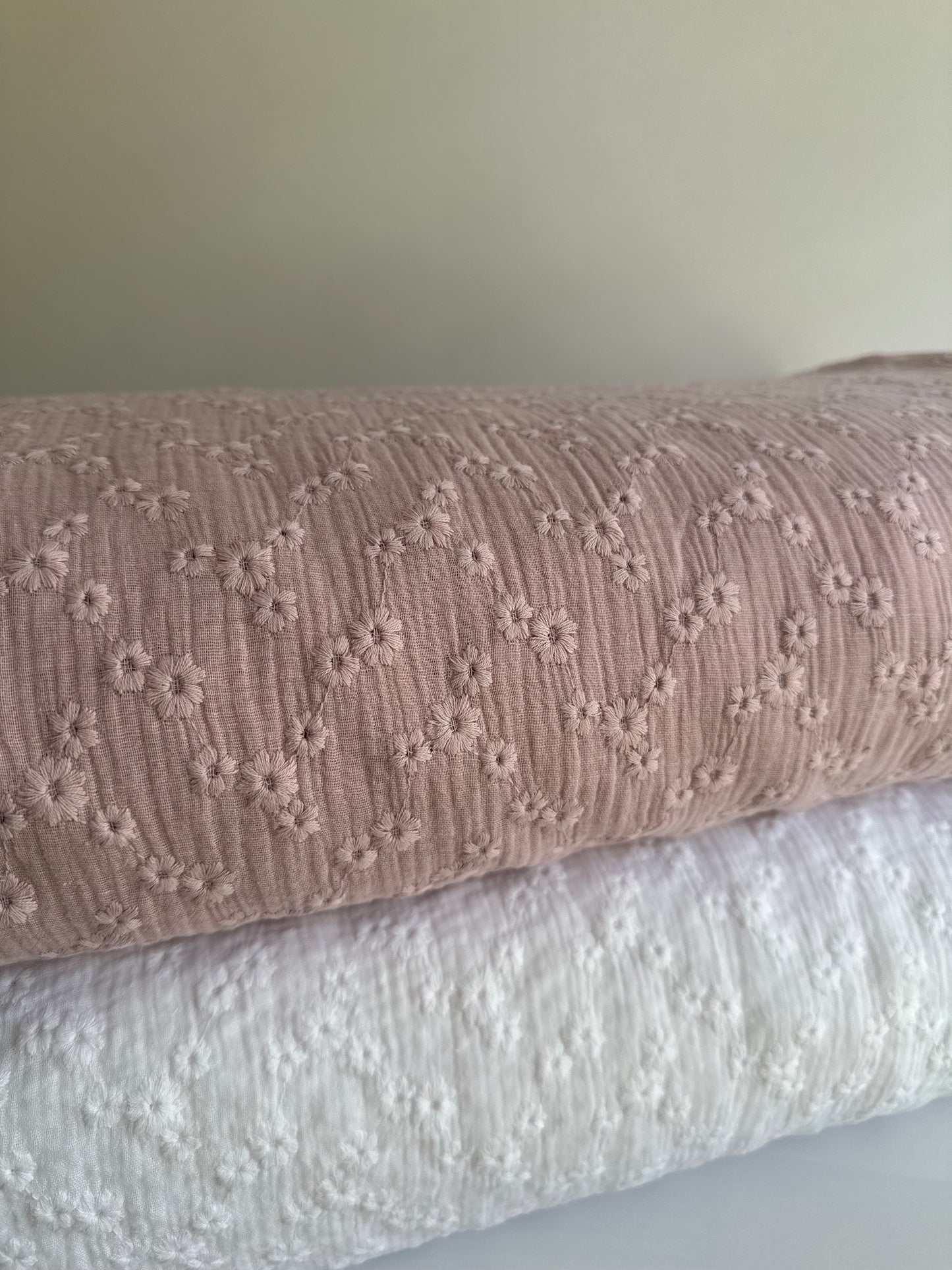 Gaze de coton brodée ESMEE ( disponible en 4 coloris)