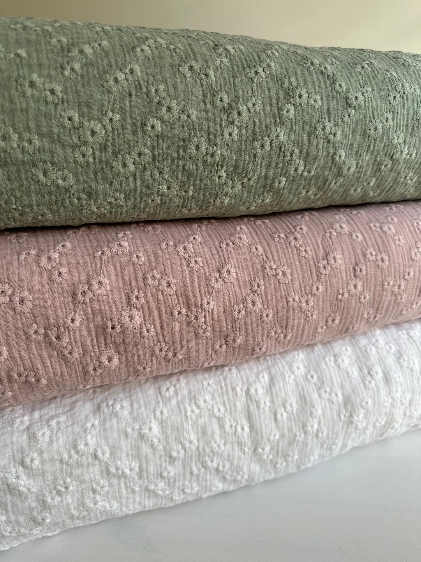 Gaze de coton brodée ESMEE ( disponible en 4 coloris)
