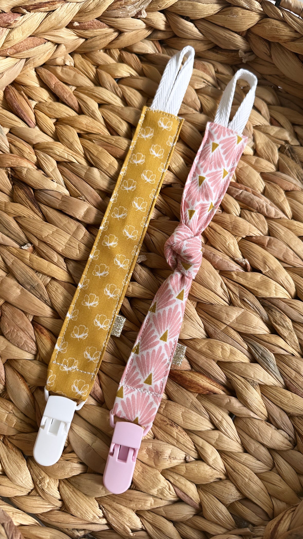 Lot 2 attaches tétines ⭐️PROMO