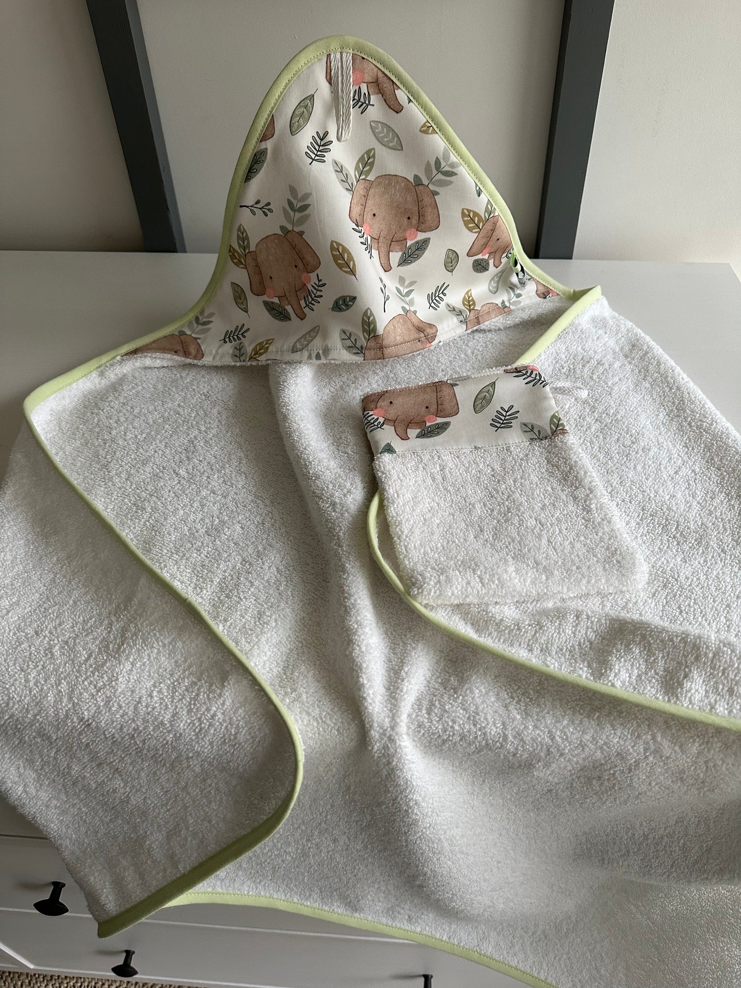 Cape de bain + gant toilette Eléphants