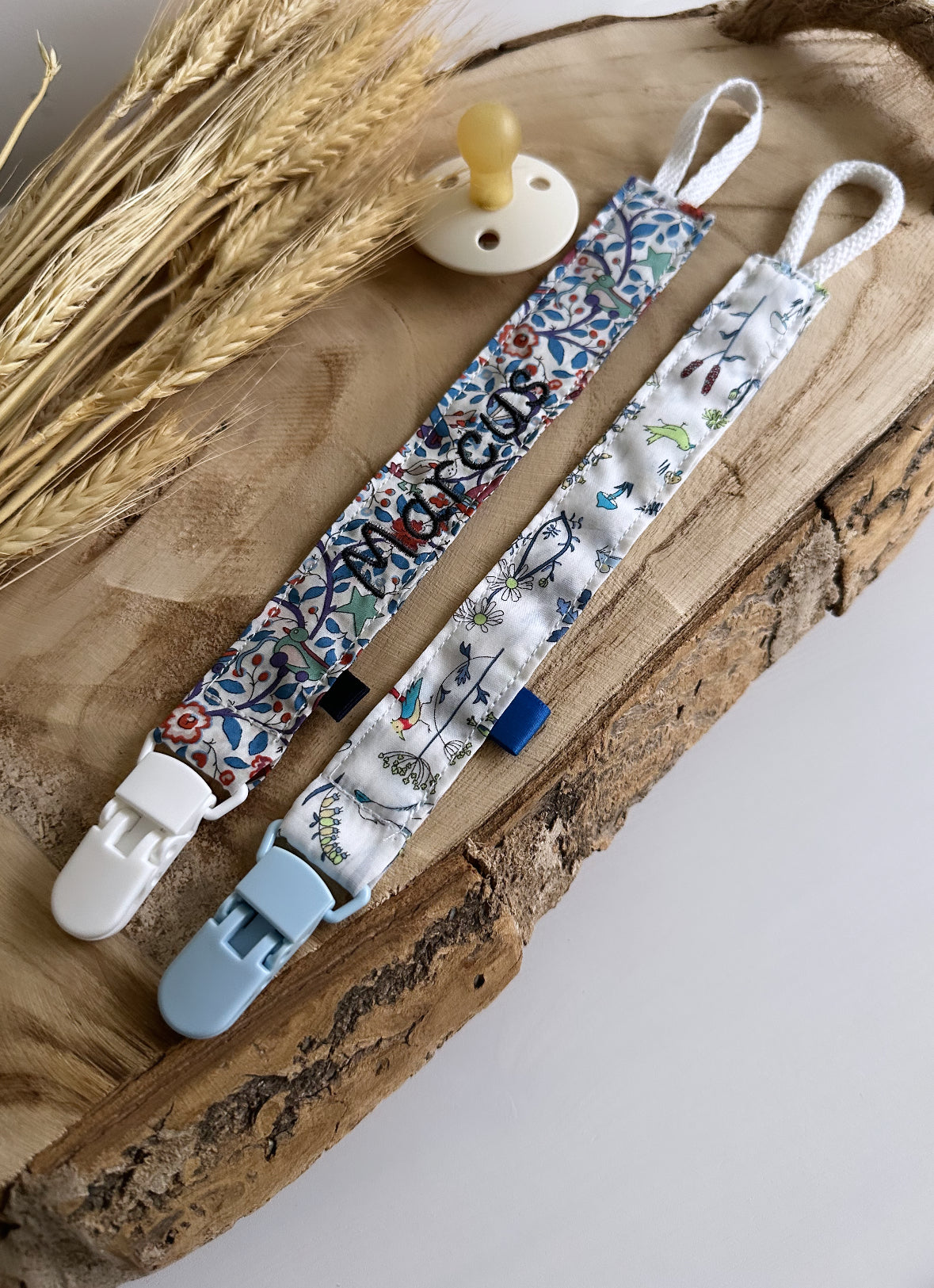Lot 2 attaches tétine en tissu Liberty