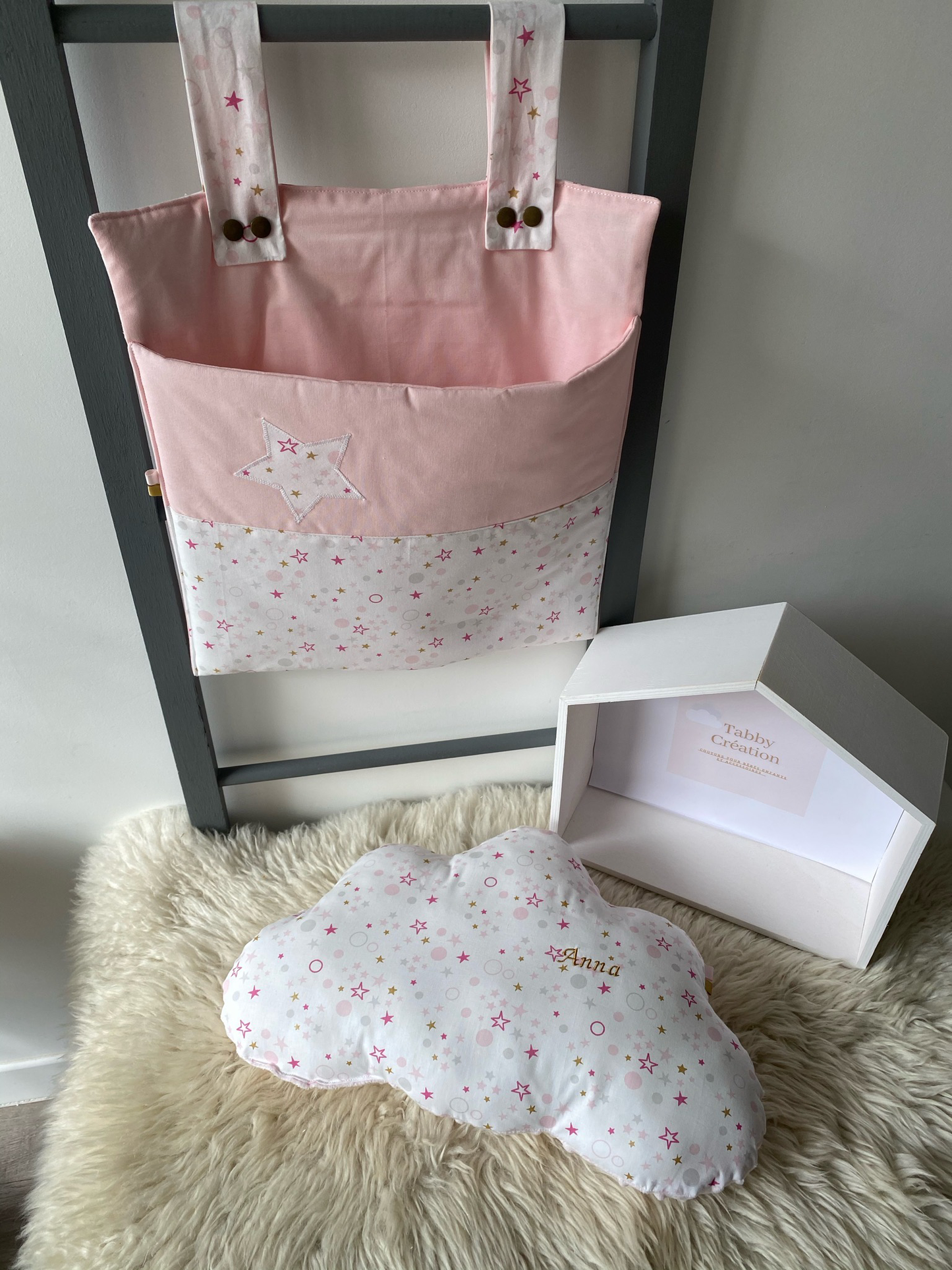 Article de rangement Fille