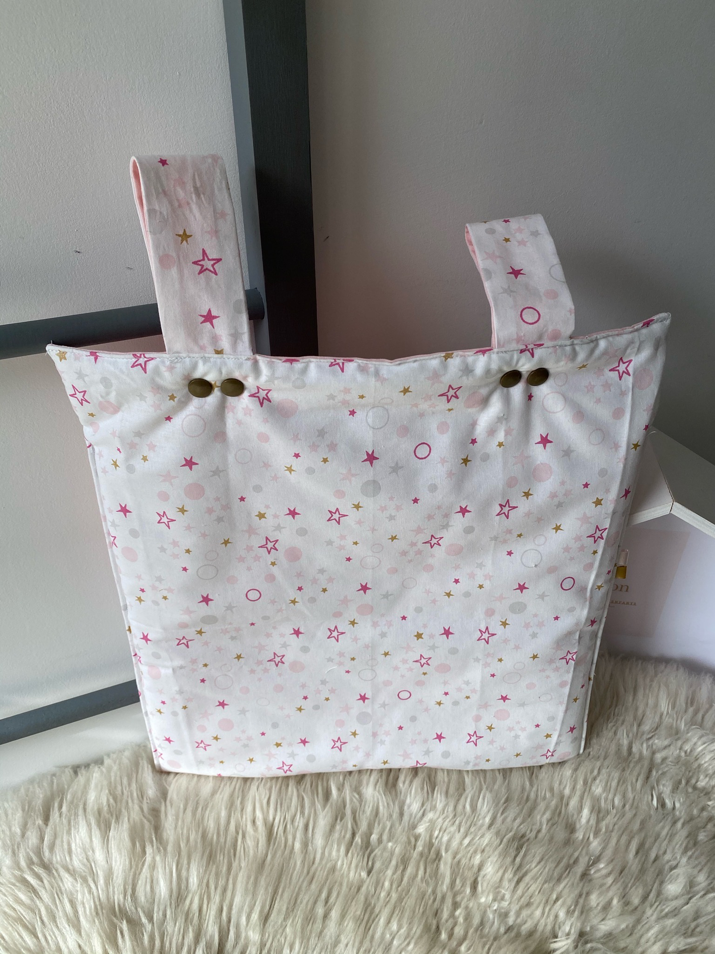 Article de rangement Fille