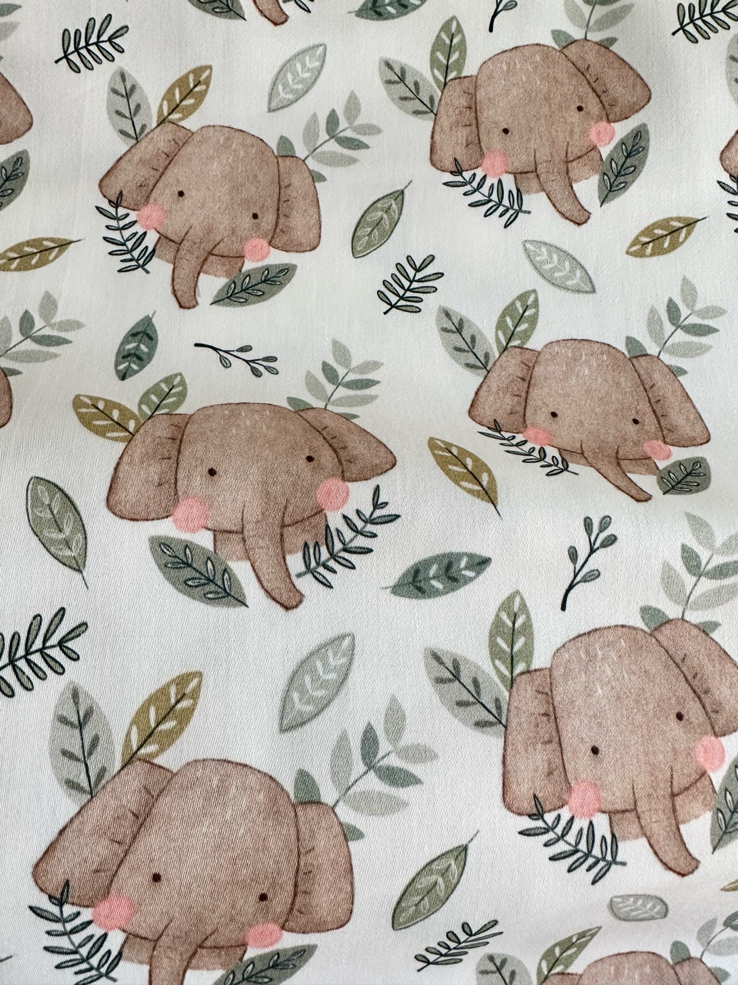 Tissu Satin de coton Éléphants Deluxe Premium x50 cm