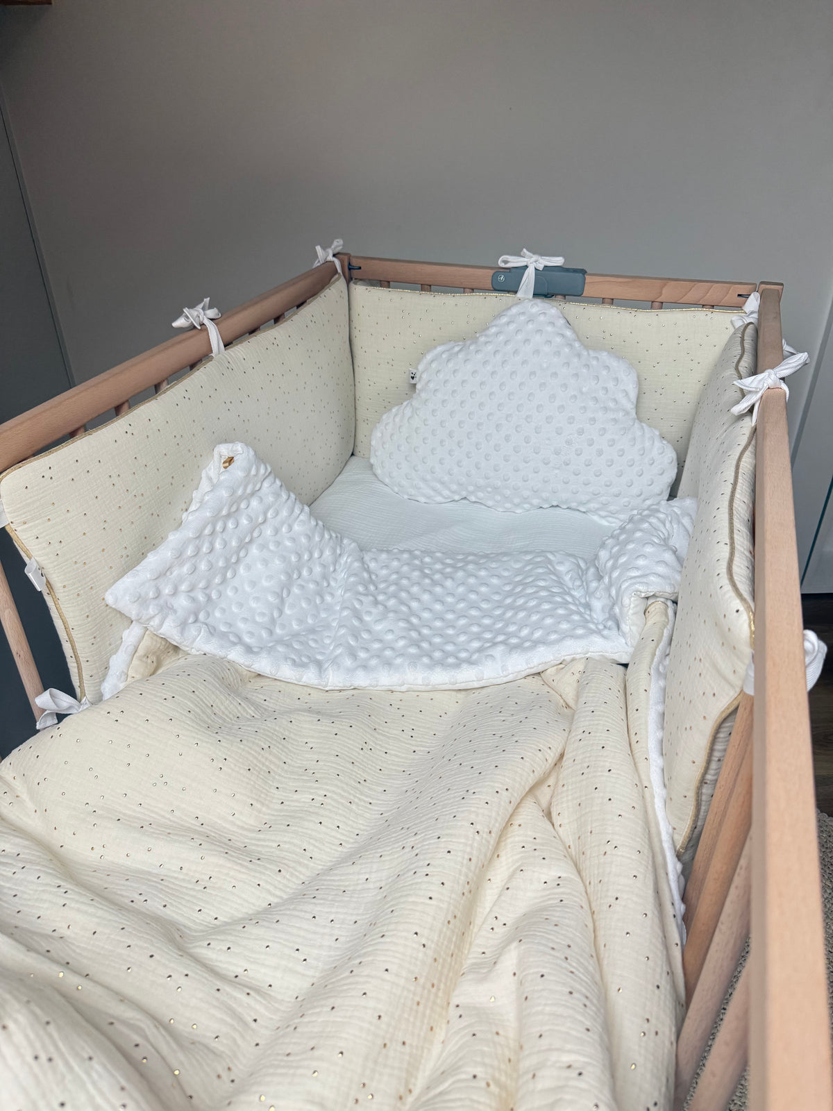 Tour de Lit Bébé 3 Panneaux - Gaze de Coton Pois Dorés | 13 coloris
