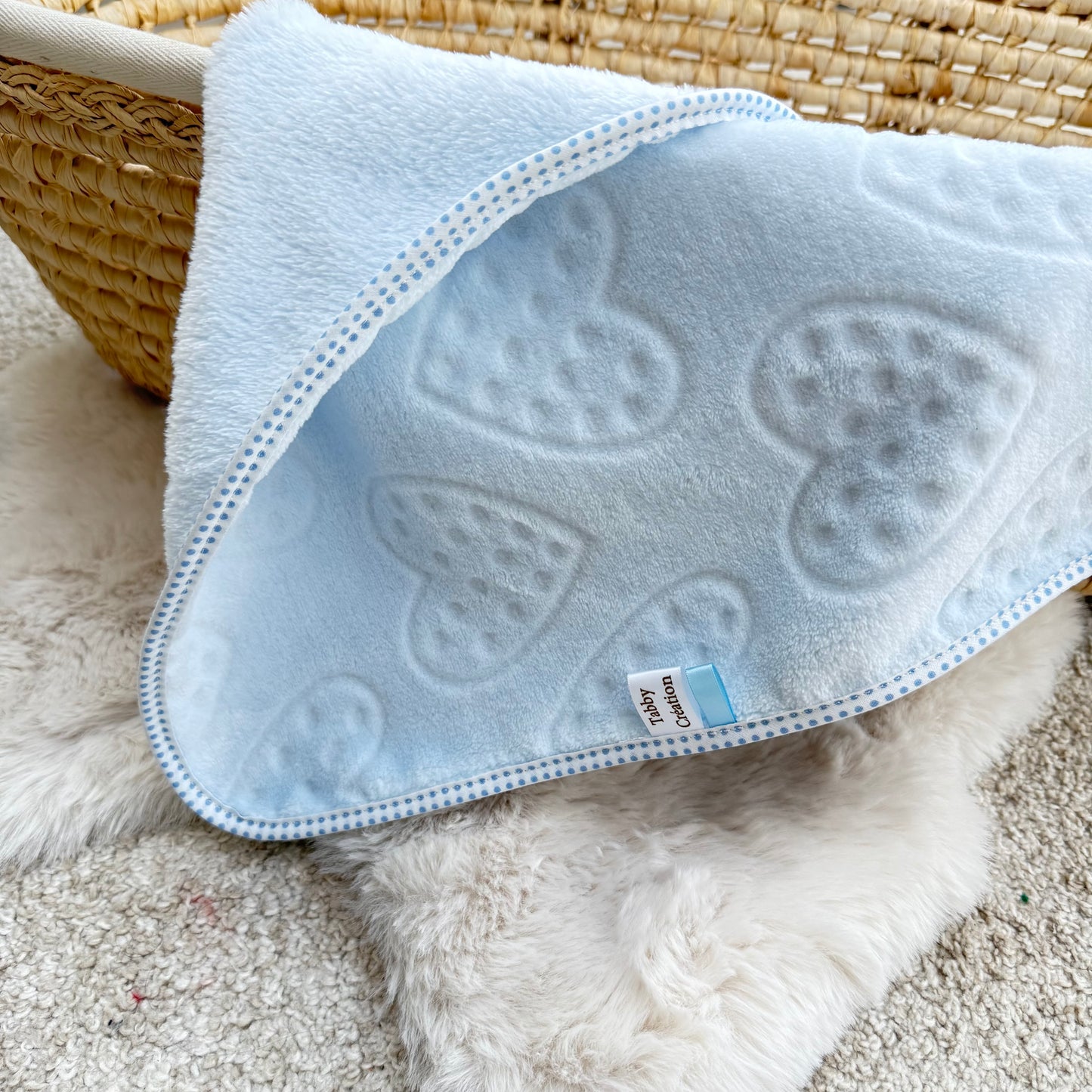 Couverture douillette pour bébé  bleu ciel cœurs - PROMO