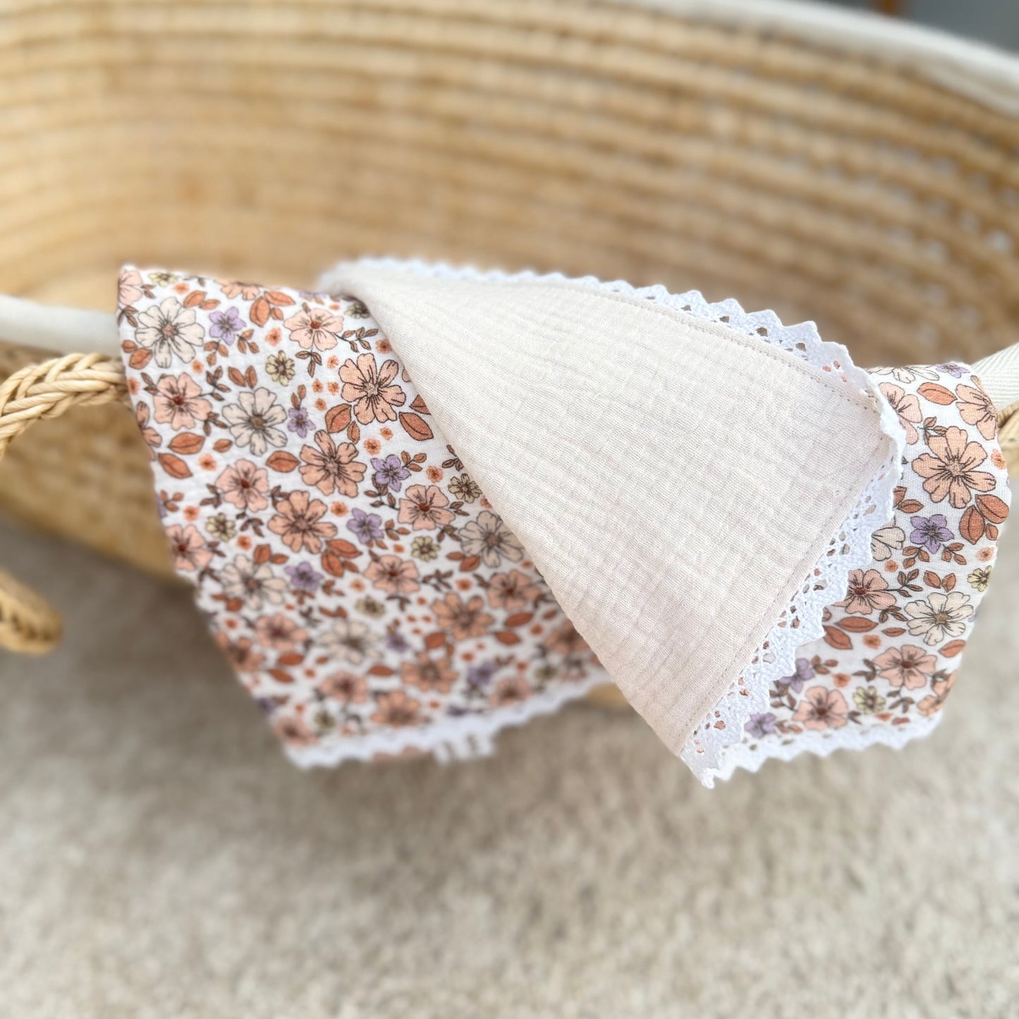 Plaid pour bébé double mousseline avec finitions broderie