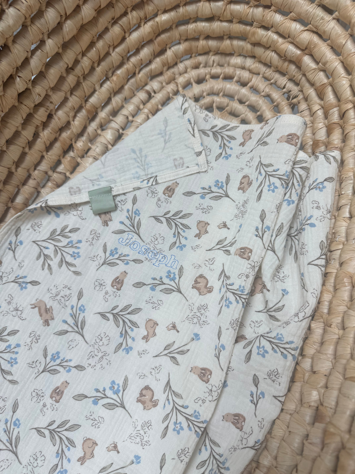 Lange Bébé Gaze de Coton - Motif Feuillage et Lapins