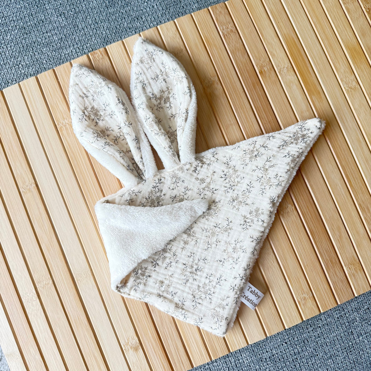 Doudou Plat Lapin - Gaze de Coton BIO + Polaire Douce | Personnalisable