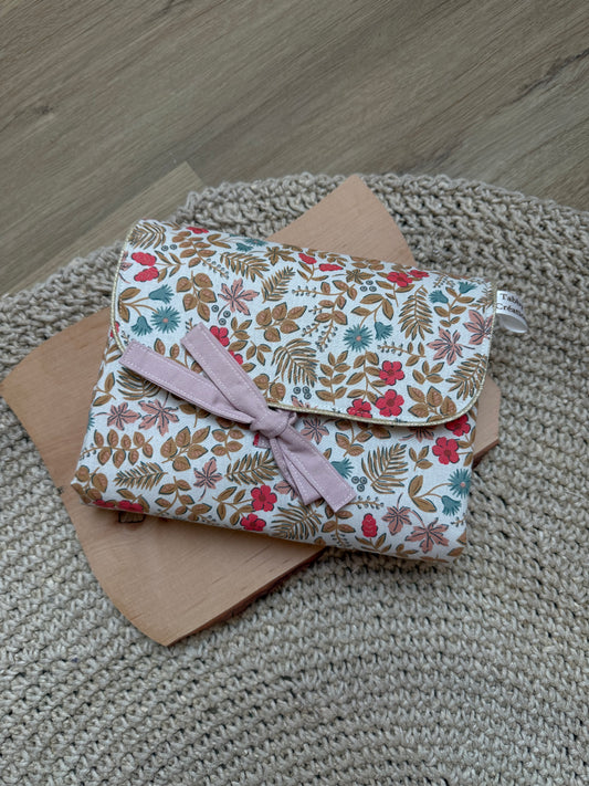 Pochette à langer nomade finition doré