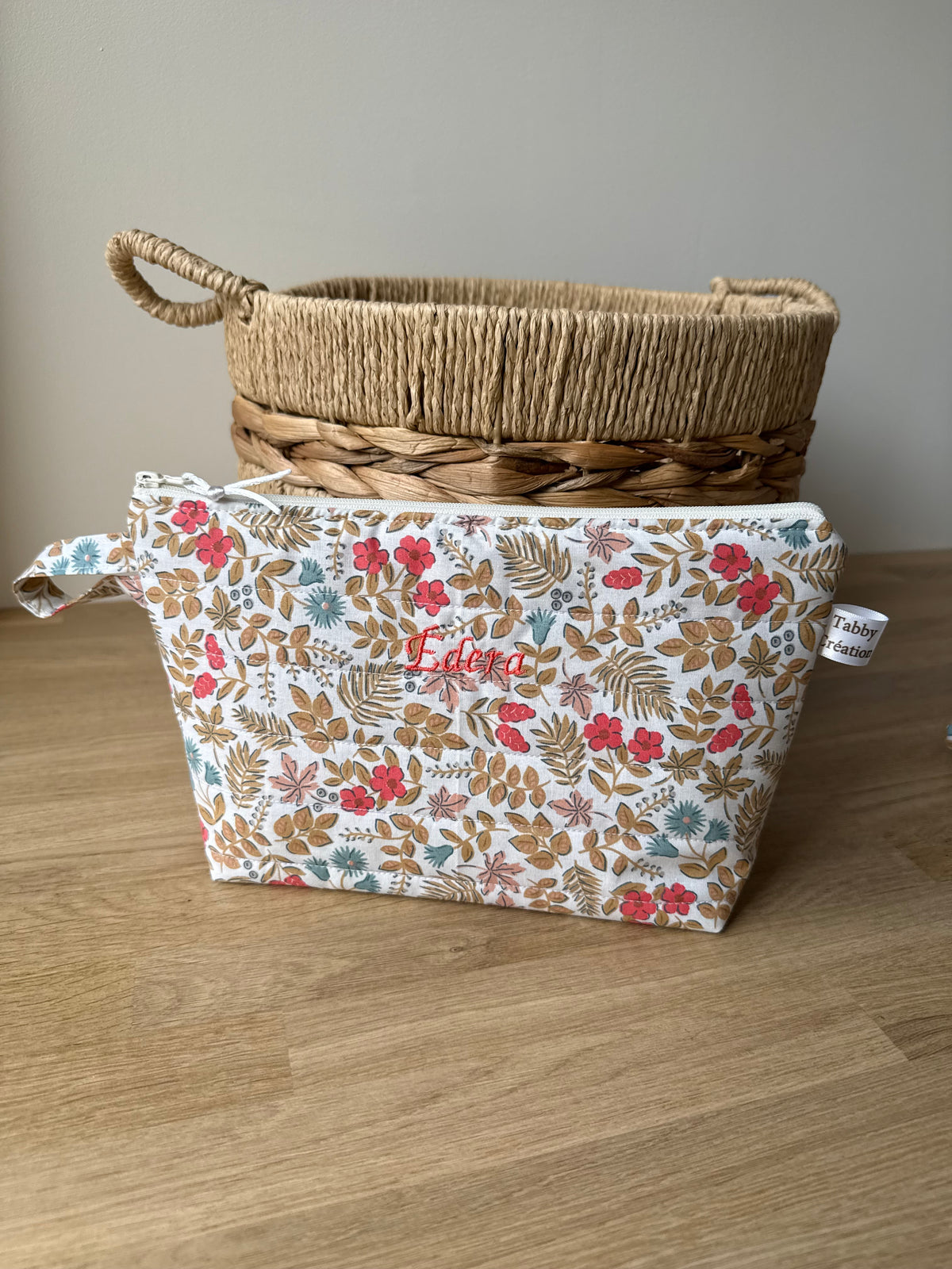Trousse de toilette bébé fleurie - Matelassé & Personnalisable
