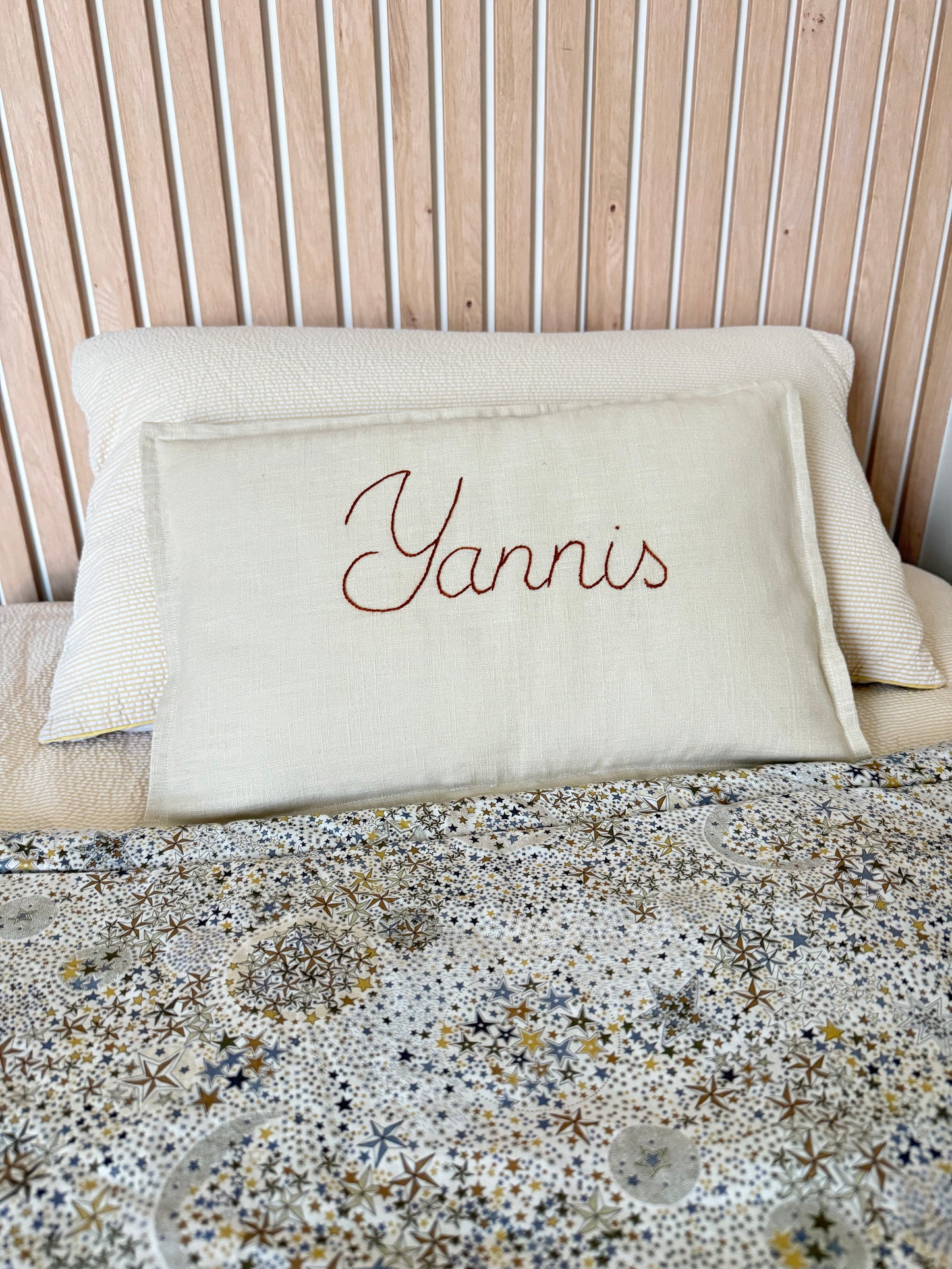 Coussin personnalisé à la main 100% lin 8 coloris au choix