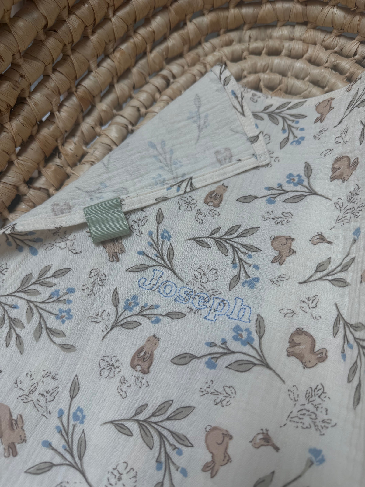 Lange Bébé Gaze de Coton - Motif Feuillage et Lapins
