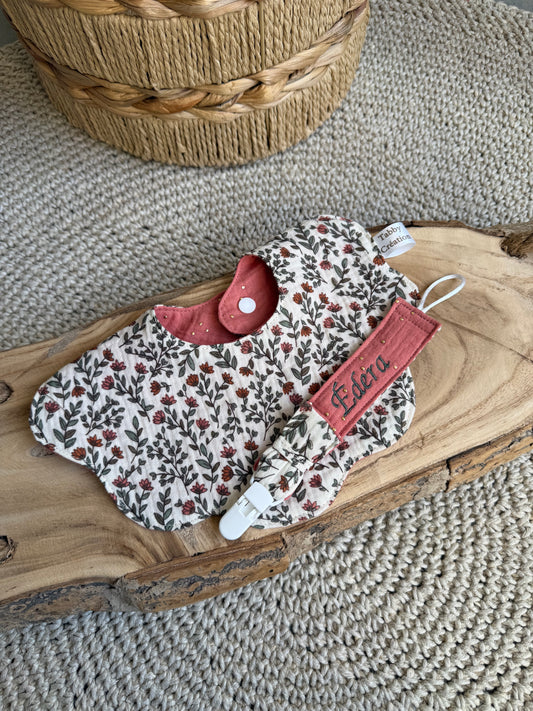 Coffret Cadeau Naissance - Bavoir Fleur + Attache Tétine Personnalisé