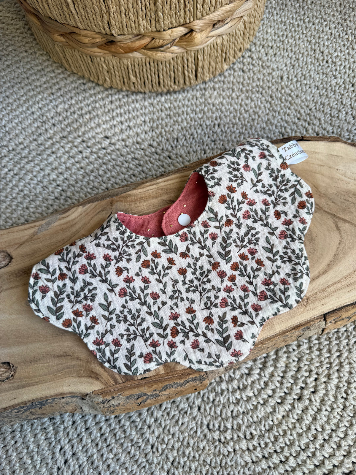 Coffret Cadeau Naissance - Bavoir Fleur + Attache Tétine Personnalisé