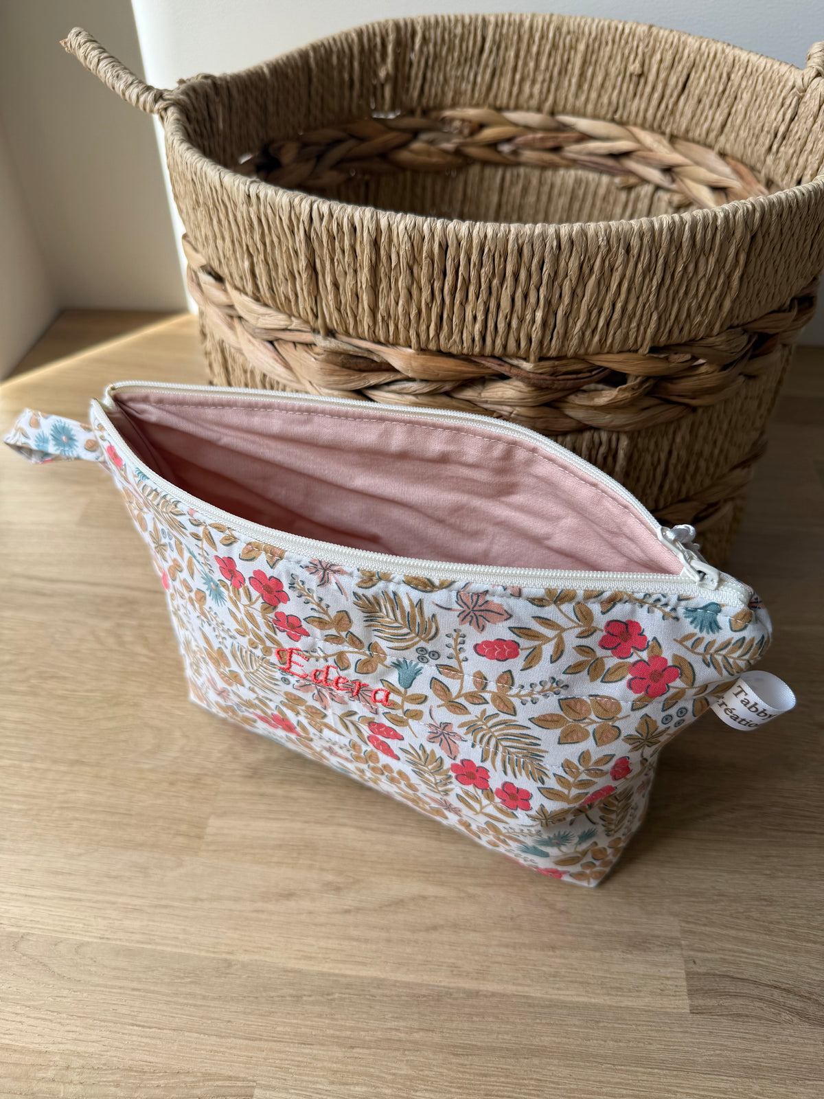 Trousse de toilette bébé fleurie - Matelassé & Personnalisable