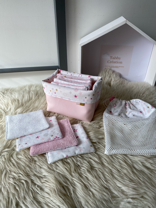 Panier avec 12 lingettes démaquillantes  Rose